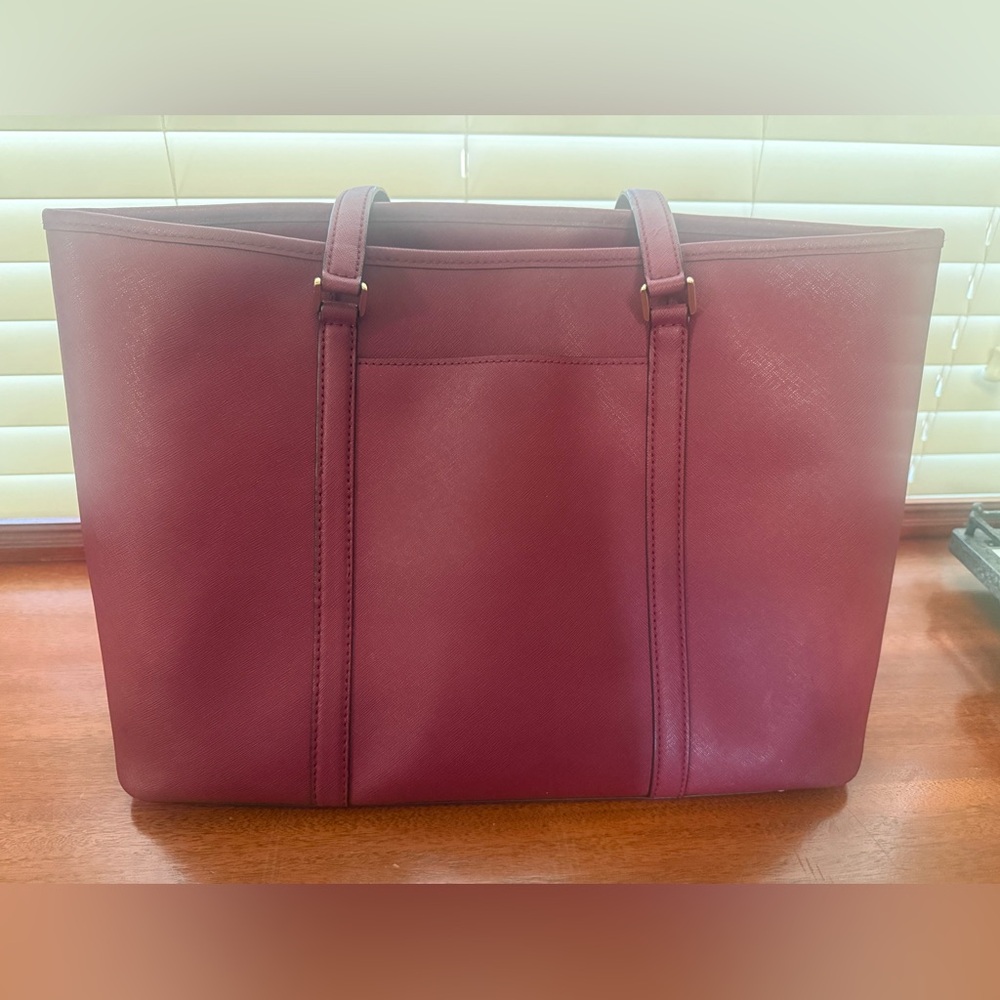 Michael Kors Jet Set Travel Large Saffiano Leather Tote Bag - Picture 10 of 11